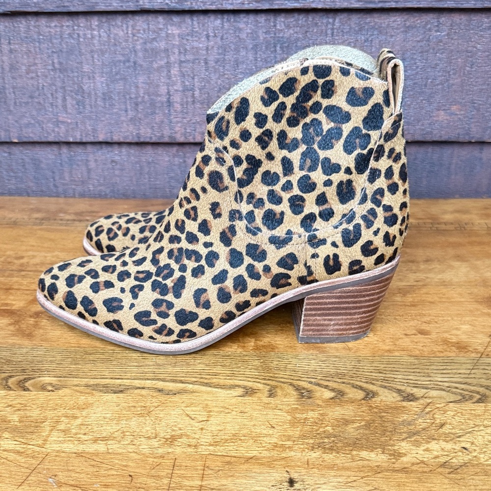 UGG Kingsburg Leopard Print Ankle Boots block heel size 7 like new - Picture 3 of 8